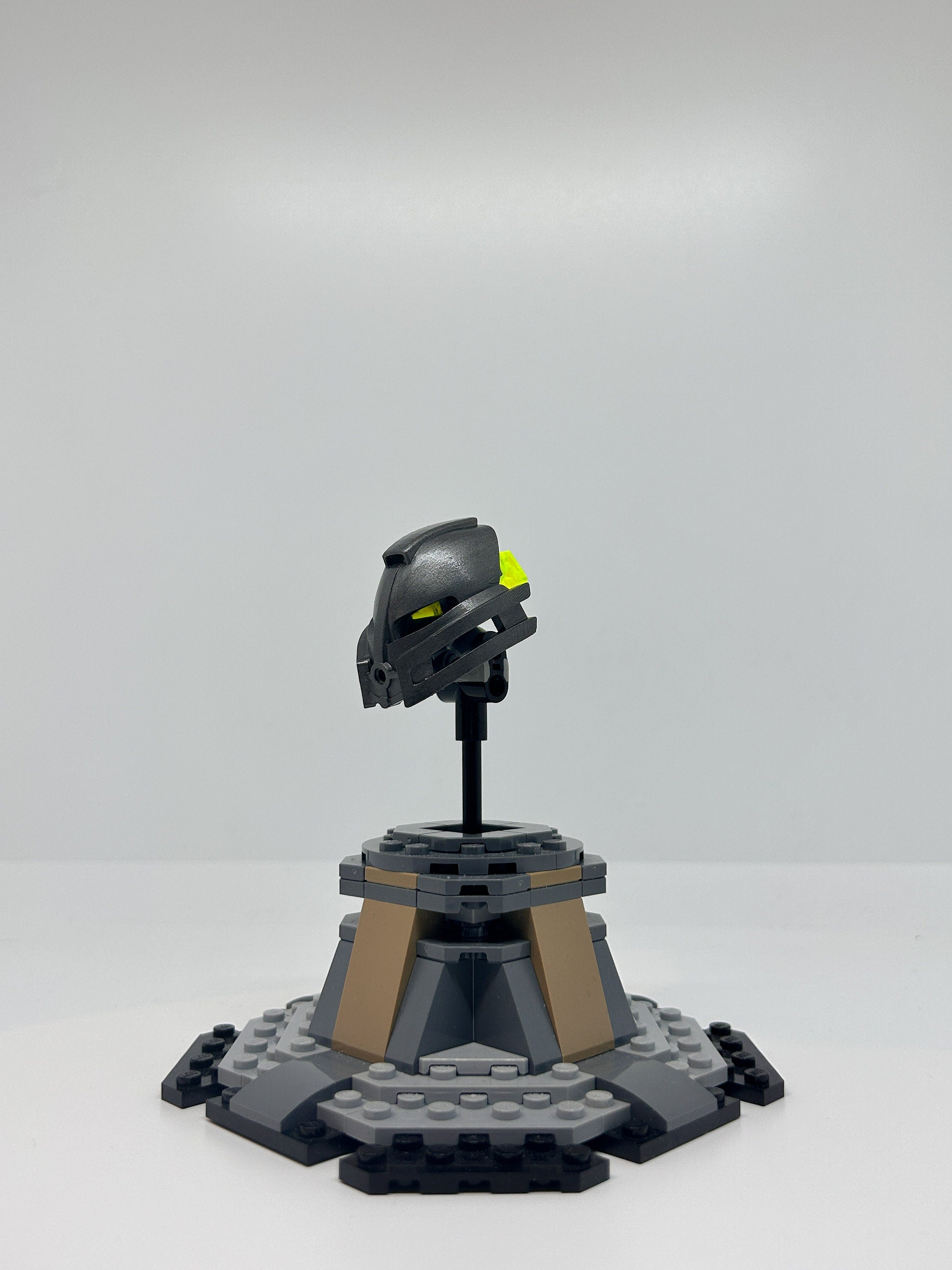 Great Mask of Speed | Kanohi Kakama, Pearl Dark Gray, Champion Edition (Pouks' Mask)