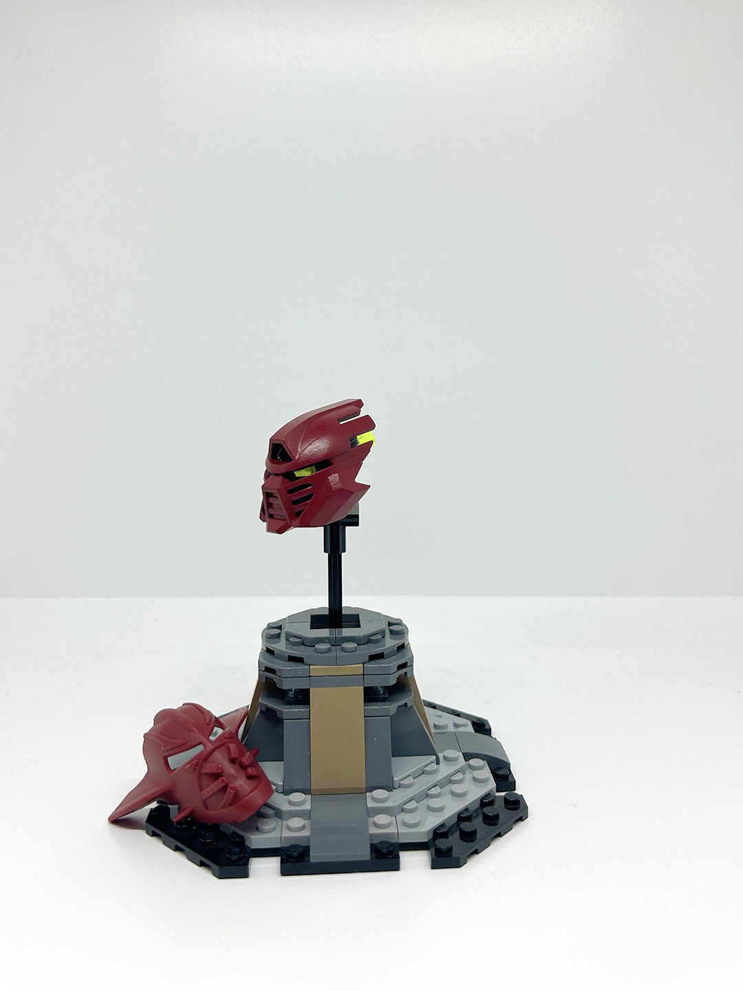 Pilot Adapted Mask of Shielding | Kanohi Hau Nuva, Metru Red