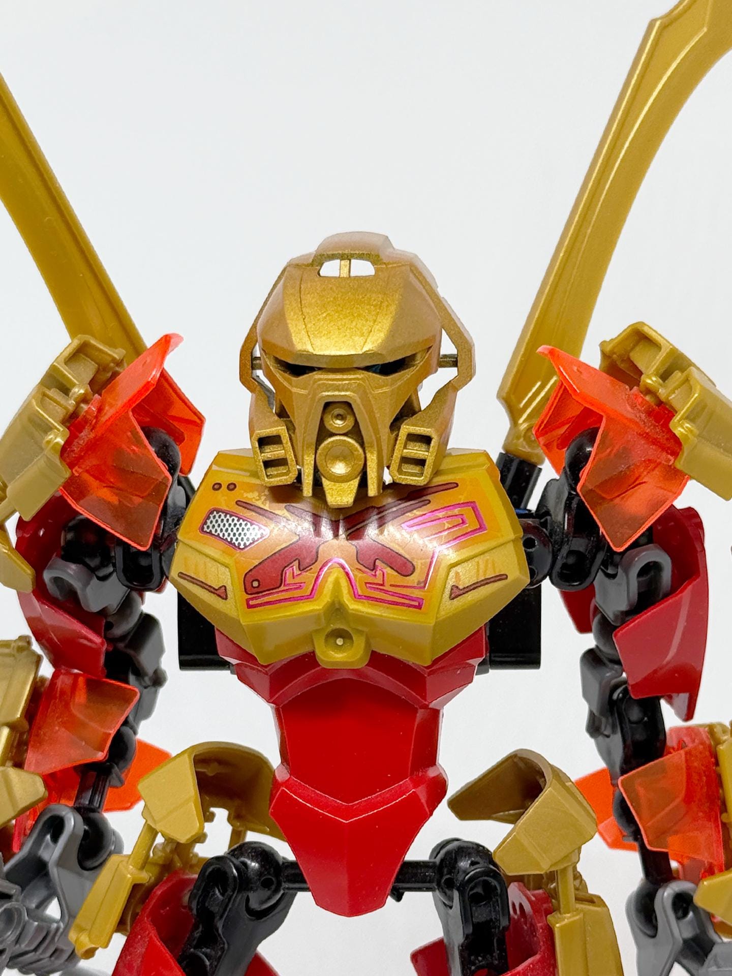 G2 Kanohi Aki | Akamai's Mask, Mata Red, Pearl Gold, G2 Compatible