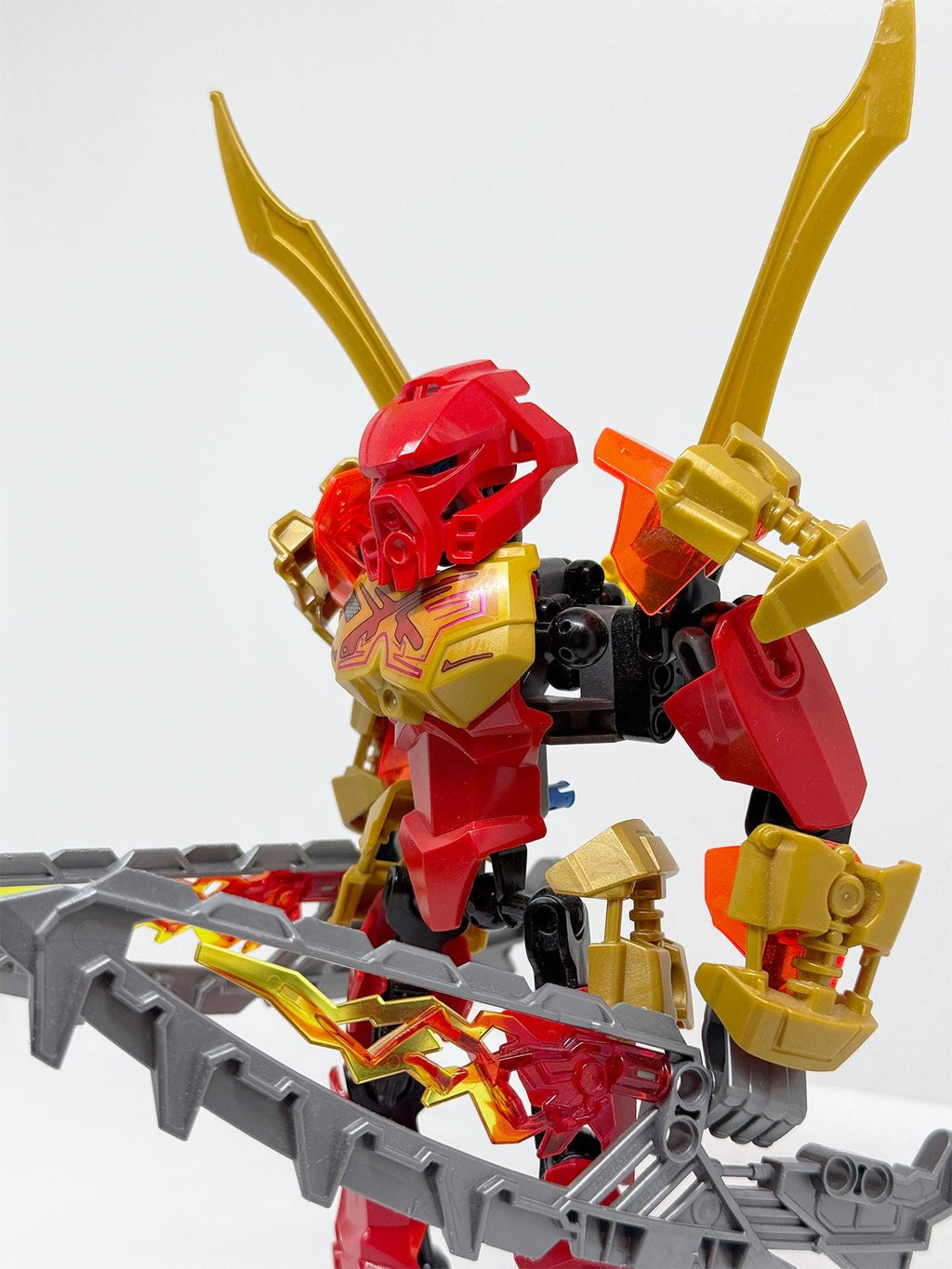 G2 Kanohi Aki | Akamai's Mask, Mata Red, Pearl Gold, G2 Compatible